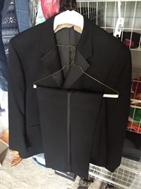 BLACK TOXEDO WITH ALL THE ACCESSORIES-JACKET SIZE 42 PANTS 36X30
