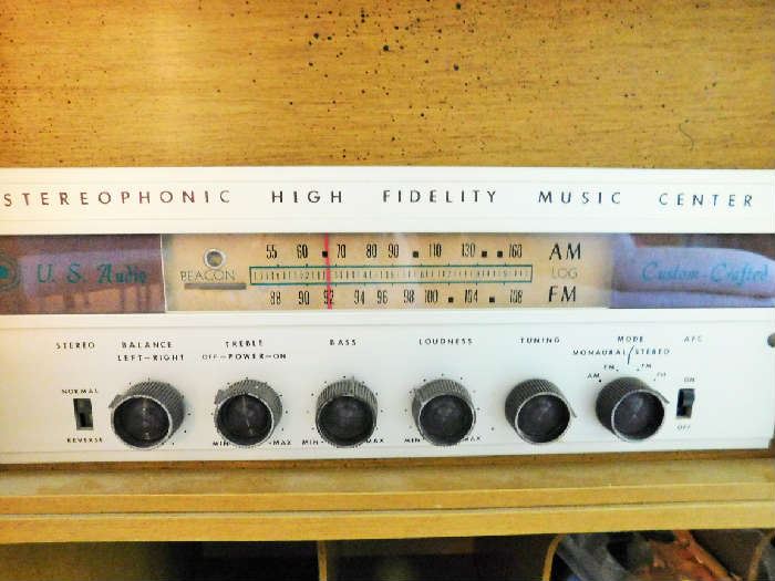 Stereophonic High fidelity music center