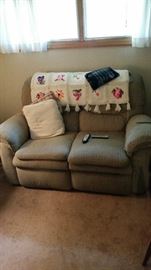 LAZY BOY RECLINING LOVE SEAT