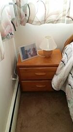 One of two oak night stands (Oscar Huber)