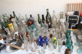 LOADS OF VINTAGE BOTTLES