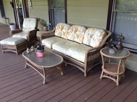 llyod Flanders 6 piece woven vinyl wicker furniture