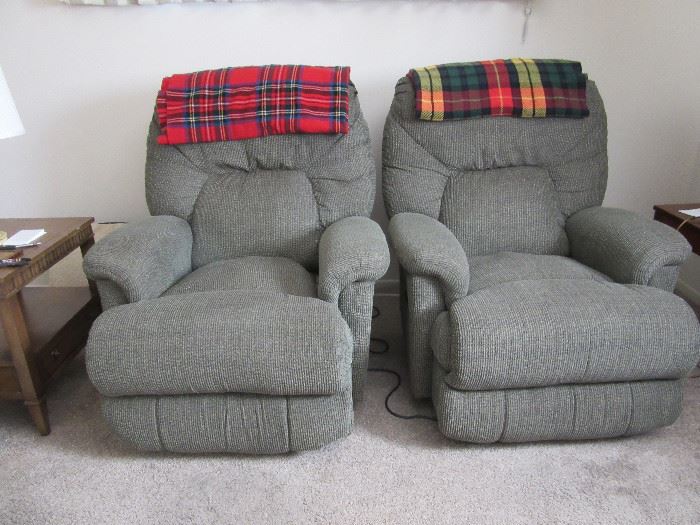 MATCHING COMFY RECLINERS.