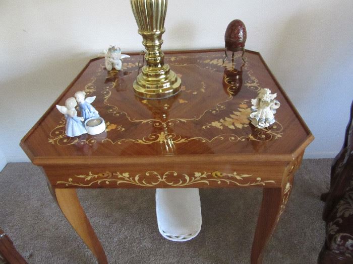 FRENCH STYLE SIDE TABLE