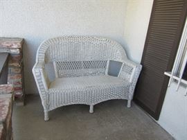WICKER LOVESEAT