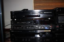 Yamaha DVD model DVD-S795