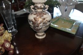 Oriental dragon vase.