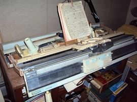 Brother KR-850E Knitting Machine