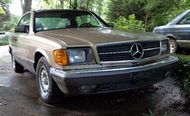 Front view of our '85 Mercedes .....