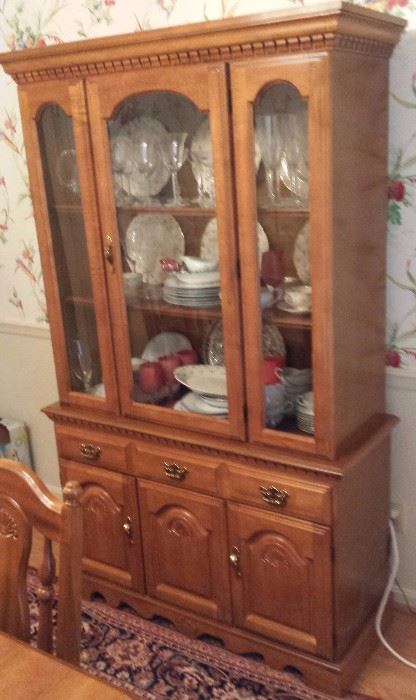 Broyhill China Hutch. Only 42 inches wide, nice smaller size hutch
