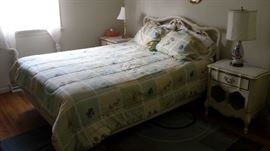 Antique queen bed