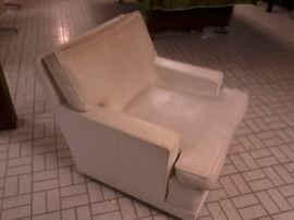 RETRO WHITE SIDE CHAIR