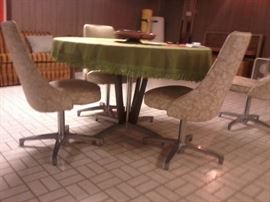 RETRO DINNING TABLE AND CHAIR SET