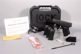Glock Model 26 Gen 4 Pistol, 9mm, SN# VWM887, Hard Case, 4 Mags - 1 w Extended Grip, Speed Loader, Extra Back Straps, Carry & Conceal