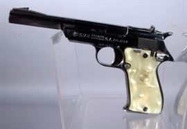 Firearms Int'l Star Bonifacio Echeverria, S.A. Pistol, .22 LR, SN# 1041677, Spain, Magazine, Original Box