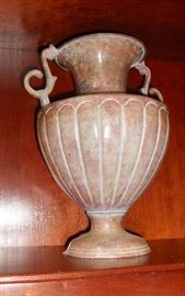 Decorative urn
