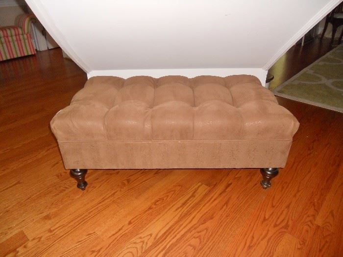 Long tufted bench