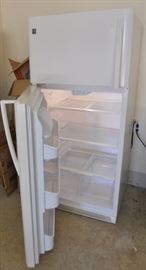 Kenmore 18 cubic foot refrigerator (AD-18)