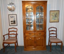 Diningroom hutch