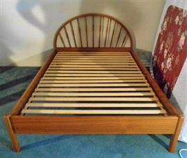 Laurits Larsen slat frame bed