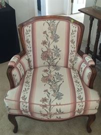 2 sides chairs in same fabric