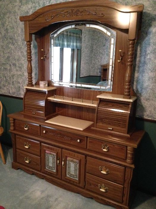 Bedroom dresser with hutch