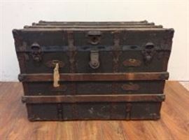 Vintage Trunk $20