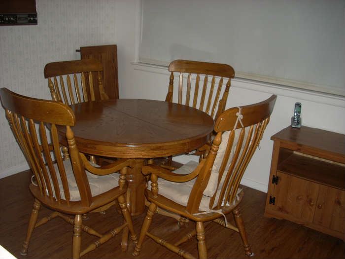 Kitchen Table, with extension and 4 Chairs