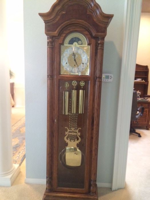 Howard Miller Grandfather Clock, Works great!