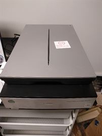 Here's the scanner, it's an Epson Perfection V700.