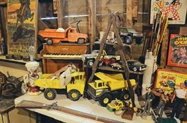 Childrens' Piano, Metal Toy Trucks, Arrow Bag