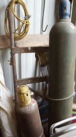 o2 tanks w cart