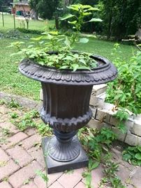 Outdoor Planters, Urns, Vases, Pots