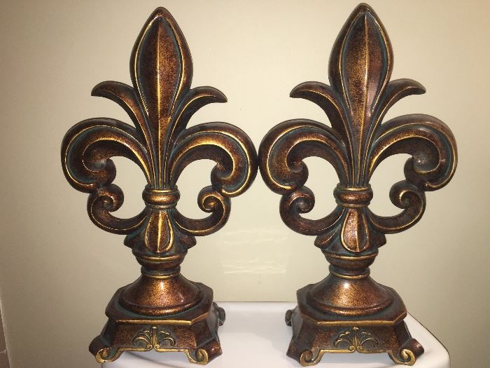 Home ACcents, Finial Decor