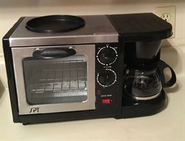 SPT 3 in 1 Breakfast Maker Frying Pan 4 cup capacity coffeemaker