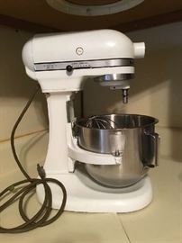 Very Clean Vintage Hobart Kitchen Aid Mixer