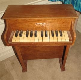 Childs JayMar Piano