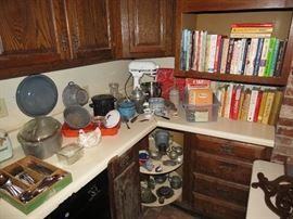 Lots of awesome vintage kitchen items including a awesome Kitchenaid mixer