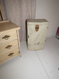 Antique Wolverine refrigerator Large children's toy