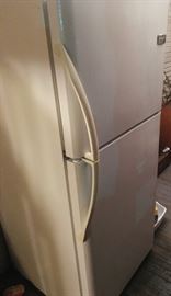 Like new Refrigerator by Frigidaire with icemaker