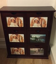 Box for storing pictures