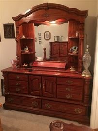 Dresser that matches the Queen Bedroom Suite