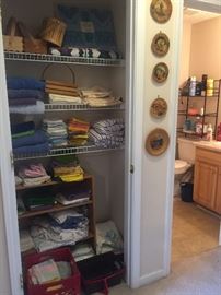 linens, Towels, Washcloths.