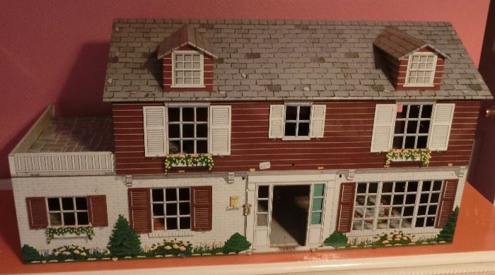 Metal doll house from 1947
