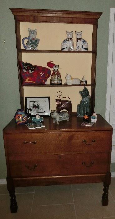 Welsh dresser, in a small and functional size, Circa 1850.  Feline decorative accessories.