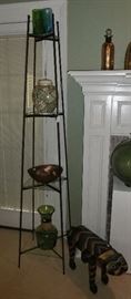 Glass and metal shelf - green cat decorative table