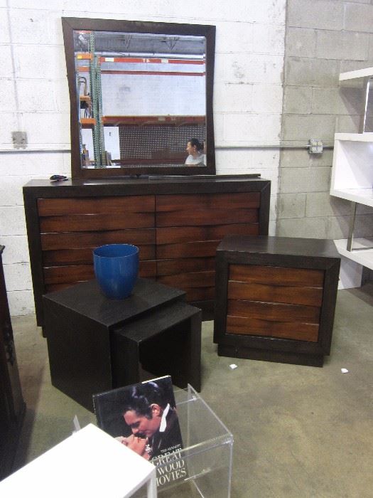 modern dresser with mirror and nite stand 