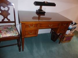 026 campaign style desk