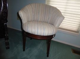 029 swivel seat chair