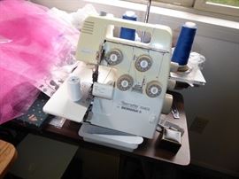 038 Bernina 334DS surger